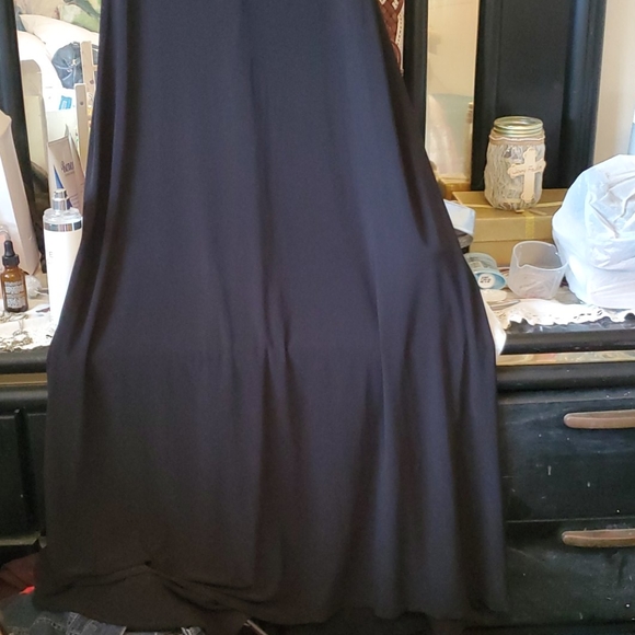 . Black.,Long.. Evening or Prom Dress - Picture 2 of 4